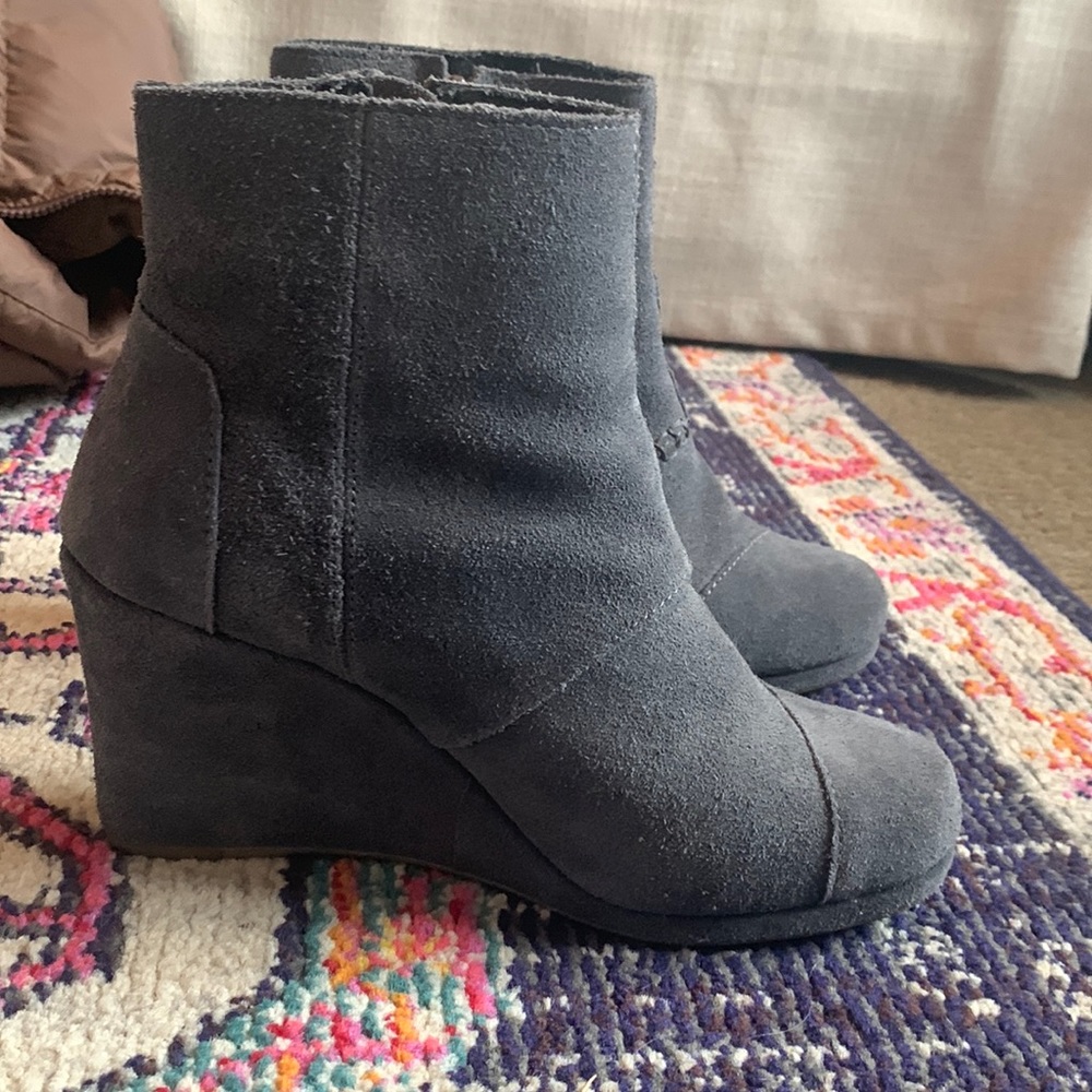 Soft grey heels